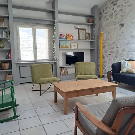 アパート Loft Avec Patio Les Avignon ヴィルヌーヴ・レ・ザヴィニョン