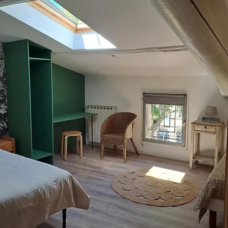 アパート Loft Avec Patio Les Avignon ヴィルヌーヴ・レ・ザヴィニョン