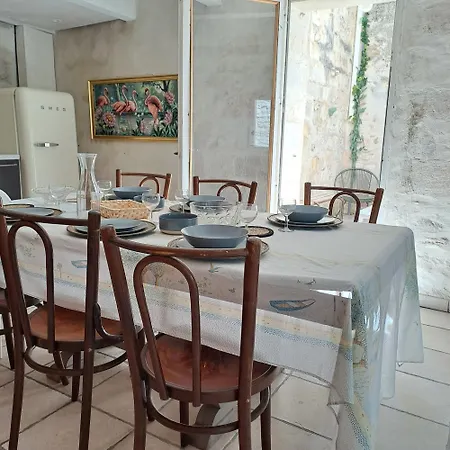 Loft Avec Patio Villeuve Avignon Daire Villeneuve-lès-Avignon