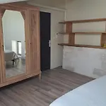 Loft Avec Patio Les Avignon Lejlighed Villeneuve-lès-Avignon
