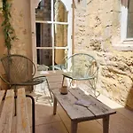 Loft Avec Patio Les Avignon Lejlighed Villeneuve-lès-Avignon