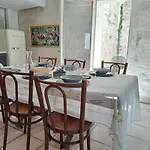 Loft Avec Patio Les Avignon Lejlighed Villeneuve-lès-Avignon