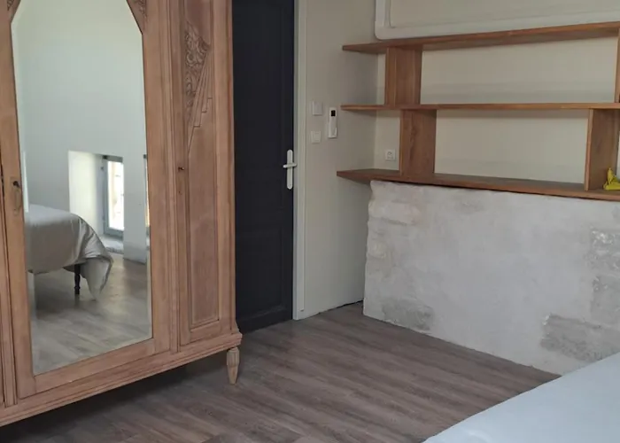Loft Avec Patio Les Avignon Διαμέρισμα Villeneuve-lès-Avignon