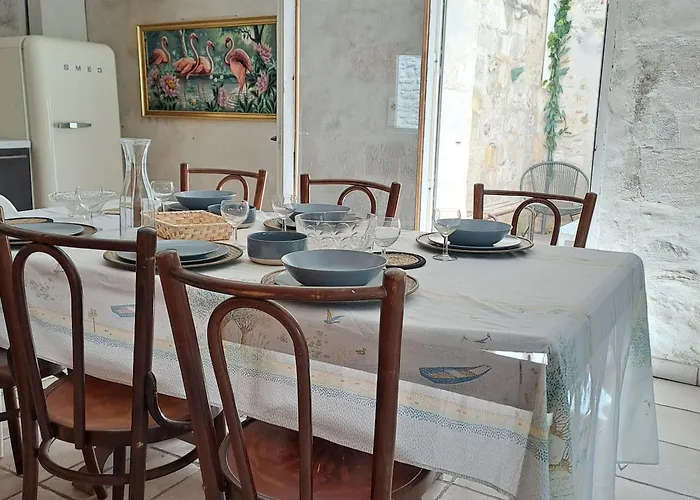 Loft Avec Patio Les Avignon Διαμέρισμα Villeneuve-lès-Avignon